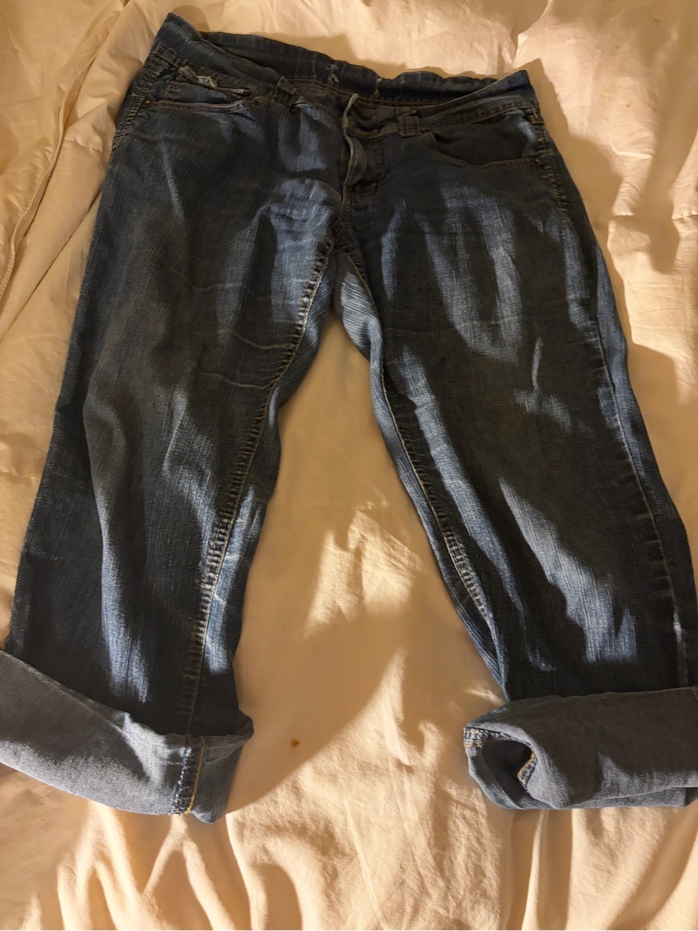 2 Women’s Knee Length pants. 1 Jeans with cuff, 1 cargo with stretch waist